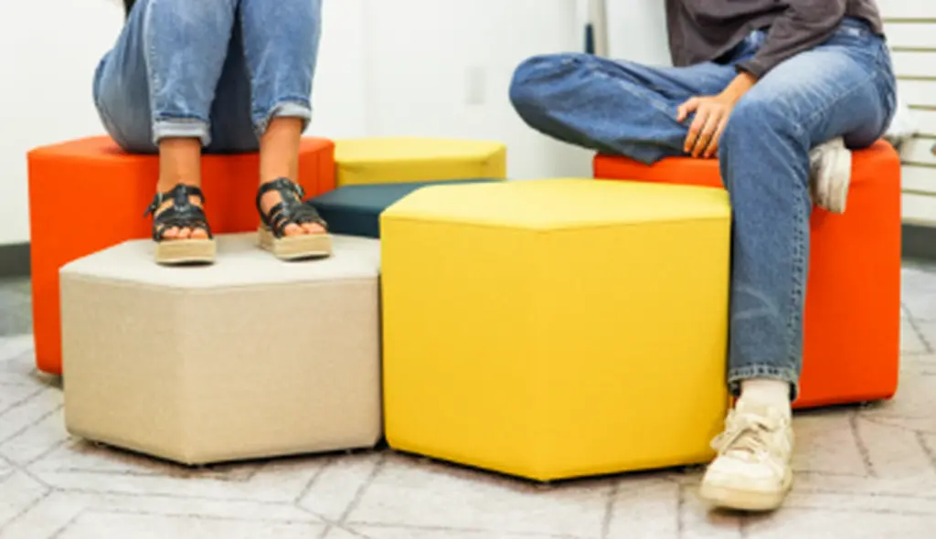 Fomcore classroom furniture